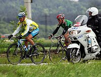 Erik Zabel im gelben Trikot im Blickpunkt der TV-Kamera [ by Jrgen Burkhardt, Brenhofstrae 25, 70771 Leinfelden-Echterdingen. Telefon 0711/791424, Fax 0711/791437.Postbank Stuttgart(BLZ 600 100 70) Konto 234130-708) www.jb-photodesign.de. Bitte zwei Belegexemplare zusenden. Nutzung ist honorarpflichtig gemaess MFM zzgl. 16% MWSt. Drittrechte sind nicht geklaert. NO MODEL RELEASE. Jede Weitergabe dieses Materials an Dritte ohne ausdrueckliche Genehmigung ist untersagt.]


[ by Jrgen Burkhardt, Brenhofstrae 25, 70771 Leinfelden-Echterdingen. Telefon 0711/791424, Fax 0711/791437.Postbank Stuttgart(BLZ 600 100 70) Konto 234130-708) www.jb-photodesign.de. Bitte zwei Belegexemplare zusenden. Nutzung ist honorarpflichtig gemaess MFM zzgl. 16% MWSt. Drittrechte sind nicht geklaert. NO MODEL RELEASE. Jede Weitergabe dieses Materials an Dritte ohne ausdrueckliche Genehmigung ist untersagt.]

